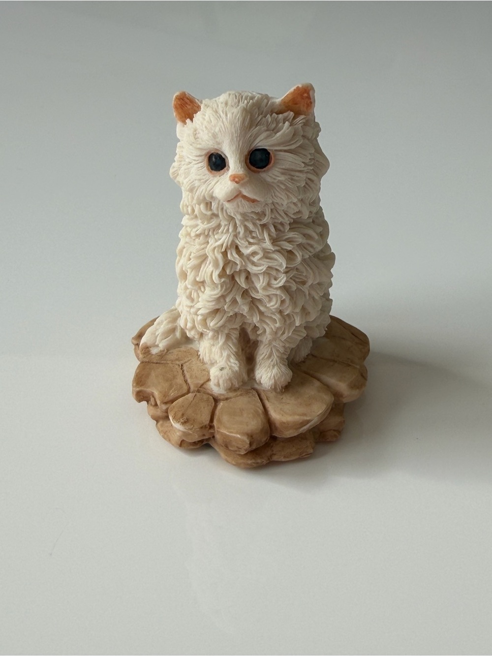 Adorable Miniature Fluffy Persian Cat Figurine ~2”